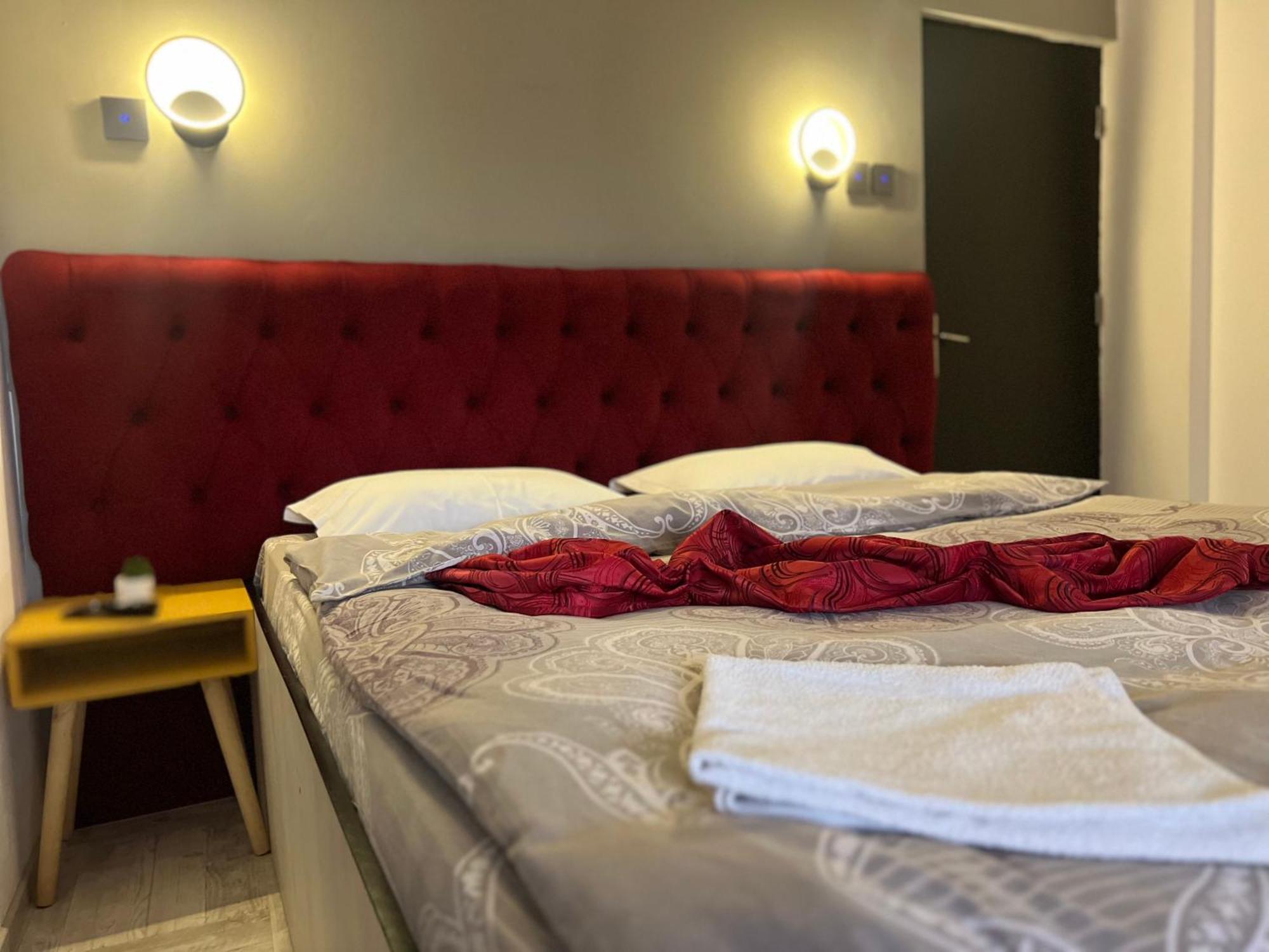 Aigi Rooms Vila Buşteni Exteriör bild