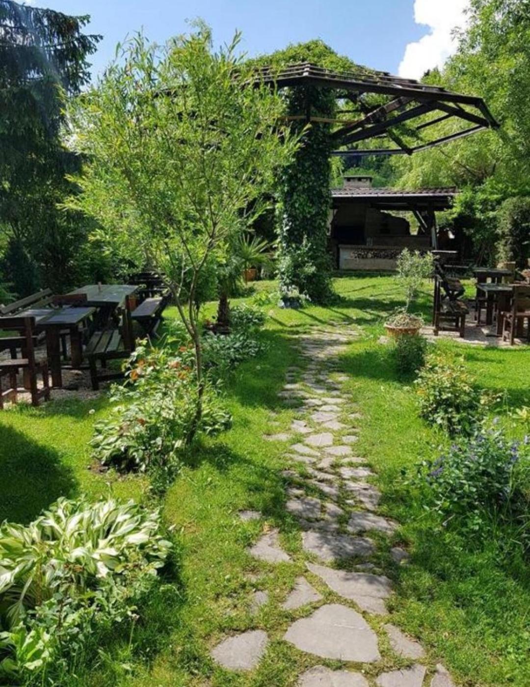 Aigi Rooms Vila Buşteni Exteriör bild